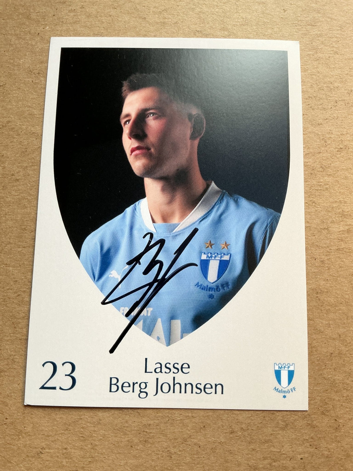 Lasse Berg Johnsen, Norway 🇳🇴 Malmö FF 2025/26 hand signed - Autographs-World