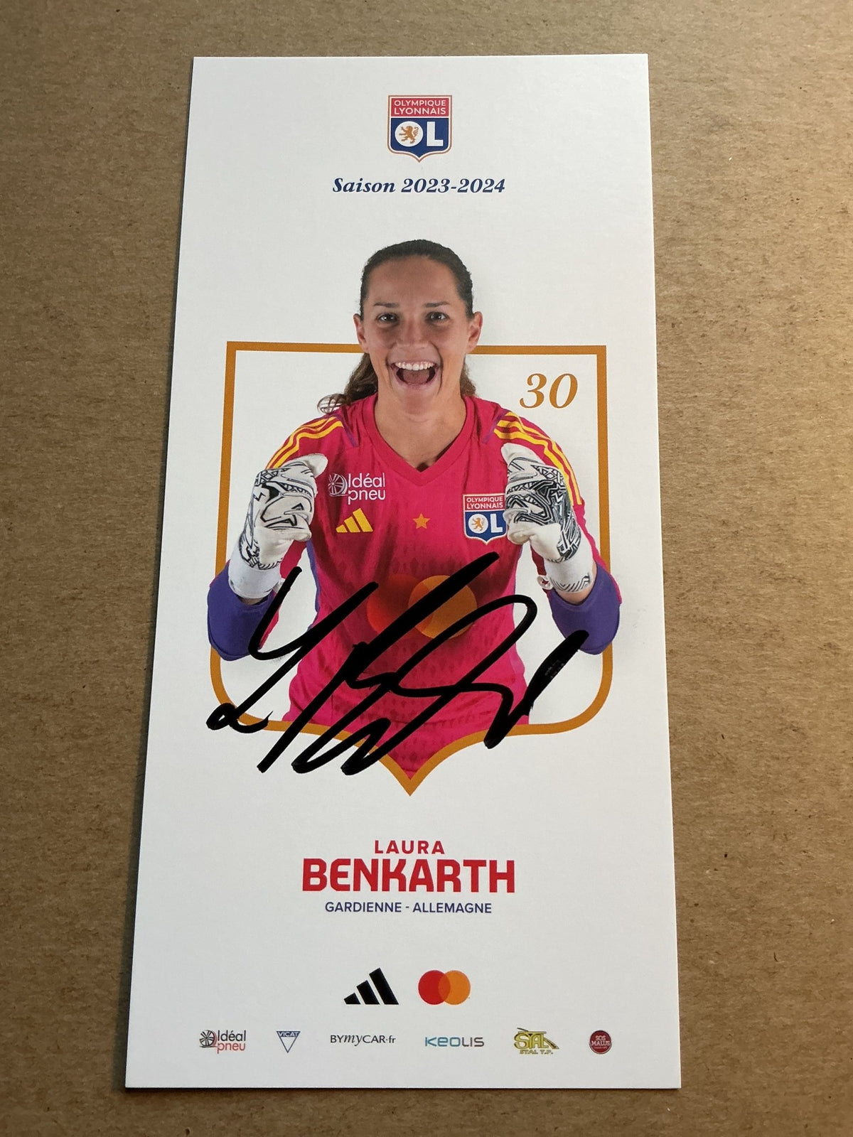 Laura Benkarth, Germany 🇩🇪 Olympique Lyon 2023/24 hand signed - Autographs-World
