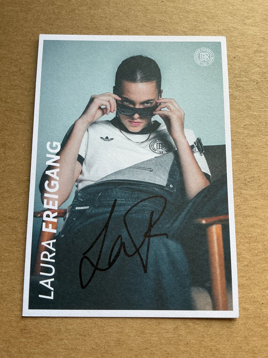 Laura Freigang, Germany 🇩🇪 Women’s Euro Cup 2025 hand signed - Autographs-World