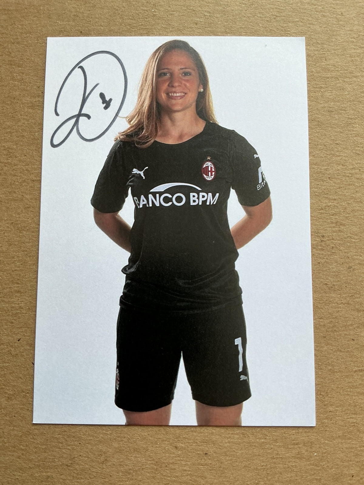 Laura Giuliani, Italy 🇮🇹 AC Milan 2021/22 hand signed - Autographs-World