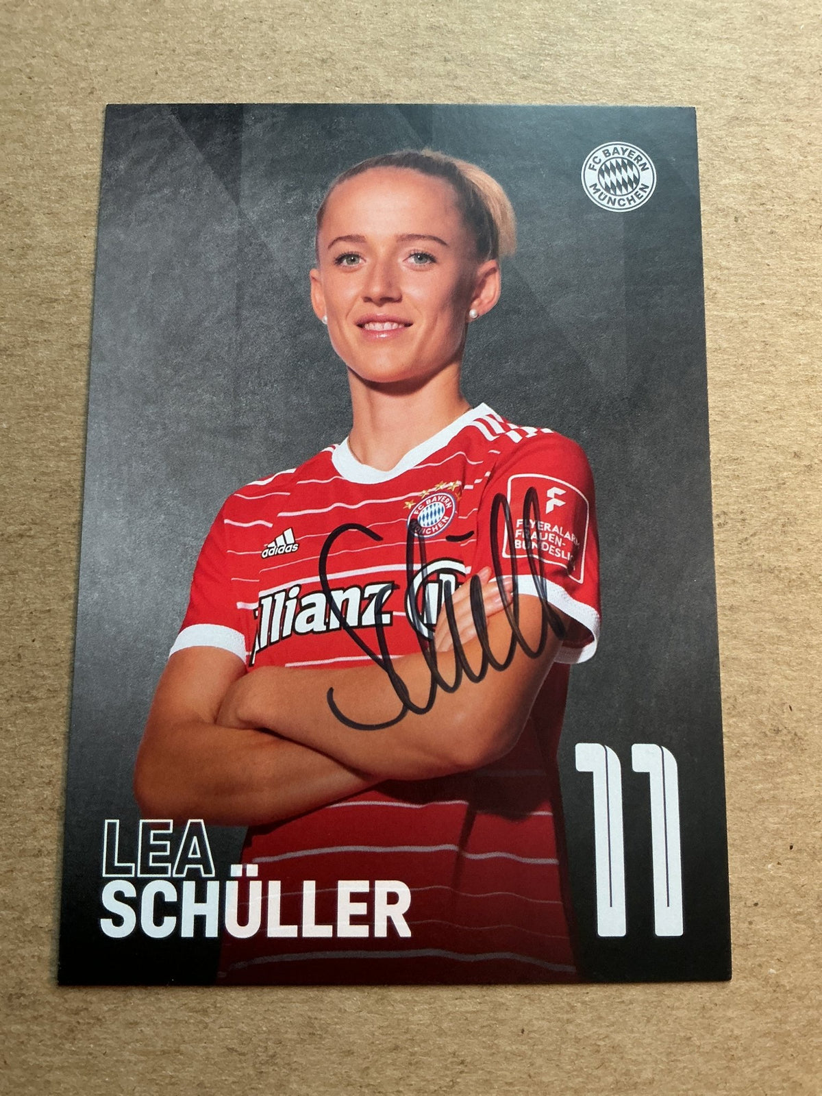 Lea Schüller, Germany 🇩🇪 FC Bayern München 2022/23 hand signed - Autographs-World