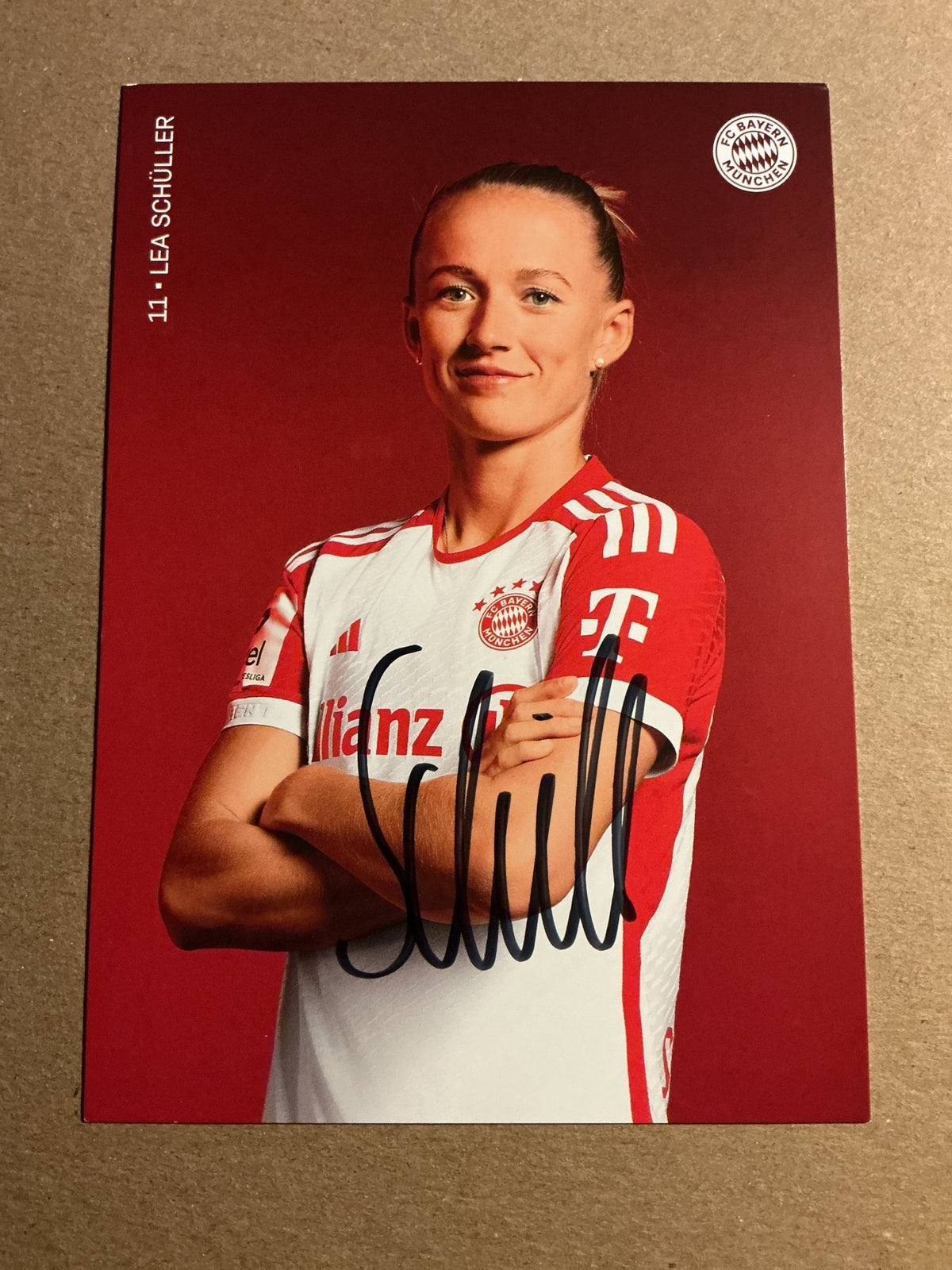 Lea Schüller, Germany 🇩🇪 FC Bayern München 2023/24 hand signed - Autographs-World