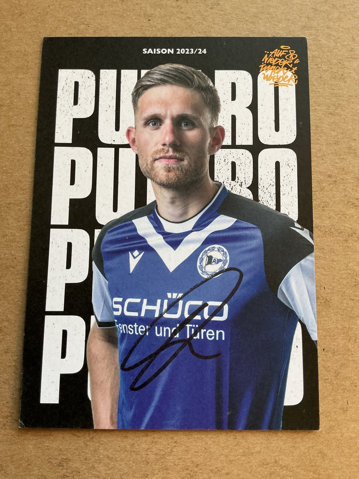 Leandro Putaro, Germany 🇩🇪 Arminia Bielefeld 2023/24 hand signed - Autographs-World