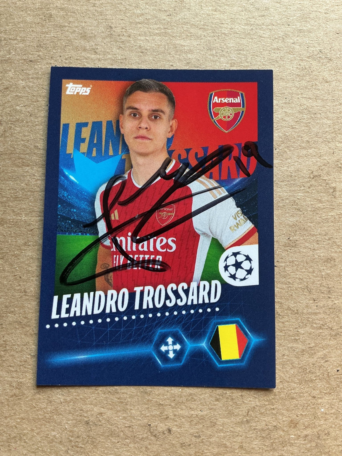 Leandro Trossard, Belgium 🇧🇪 Arsenal FC 2023/24 Topps hand signed - Autographs-World