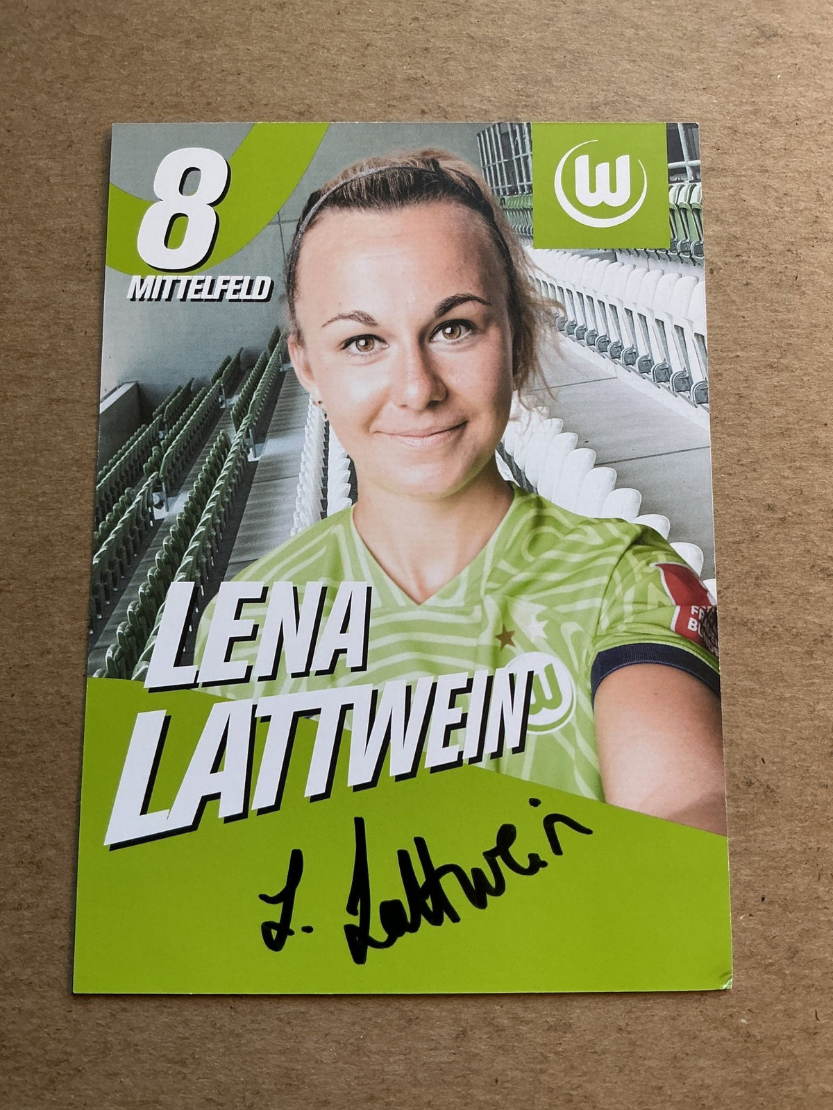 Lena Lattwein, Germany 🇩🇪 VfL Wolfsburg 2022/23 hand signed - Autographs-World