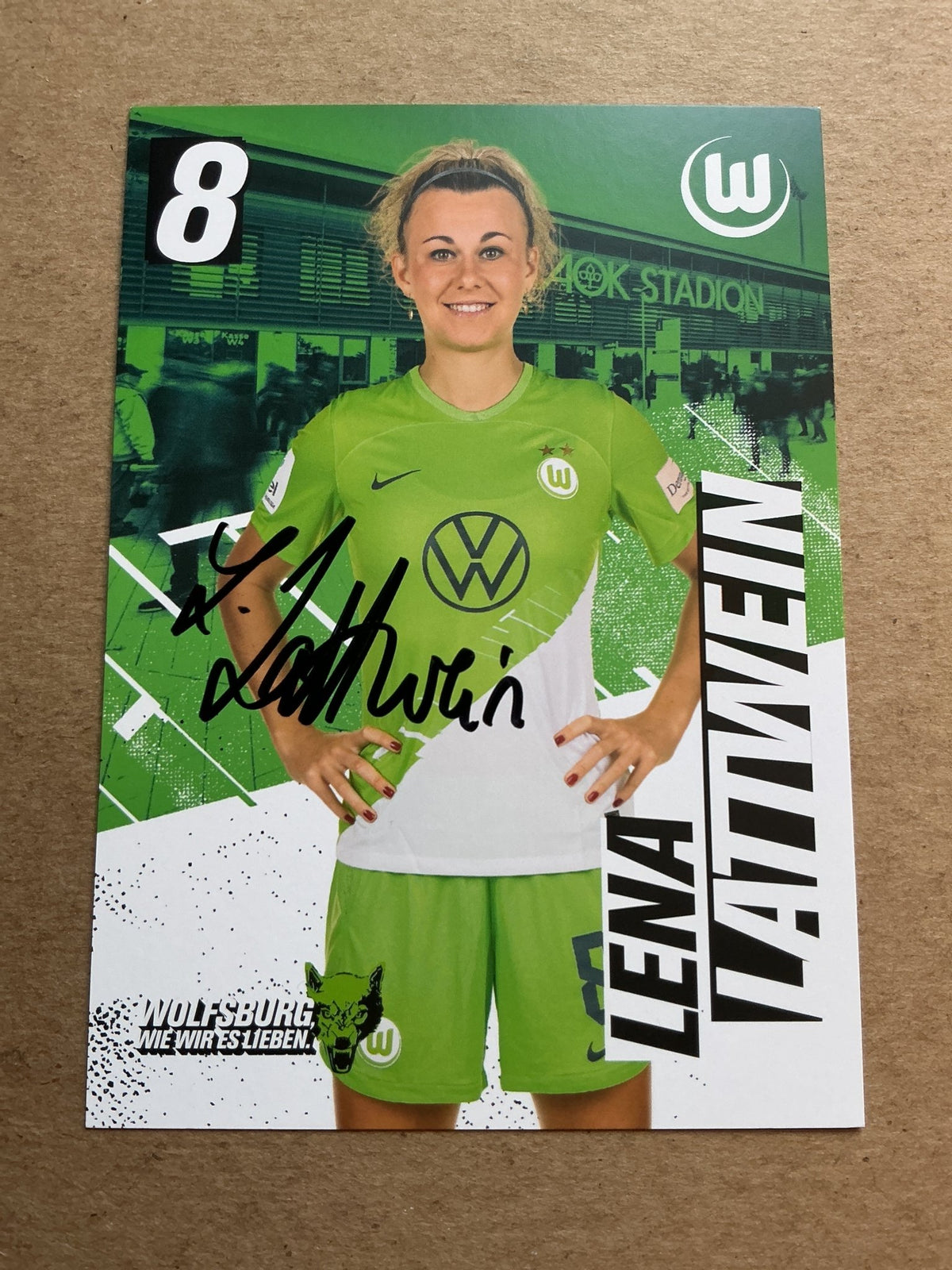 Lena Lattwein, Germany 🇩🇪 VfL Wolfsburg 2023/24 hand signed - Autographs-World