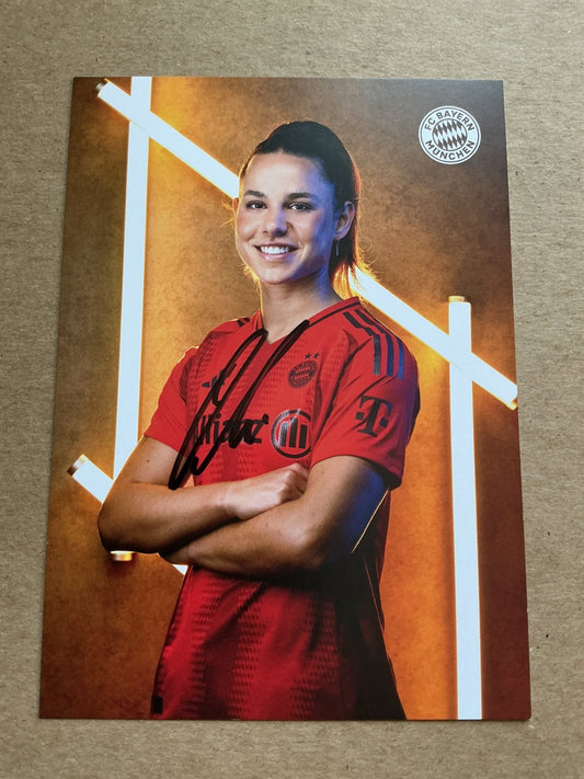 Lena Oberdorf, Germany 🇩🇪 FC Bayern Munich 2024/25 hand signed - Autographs-World