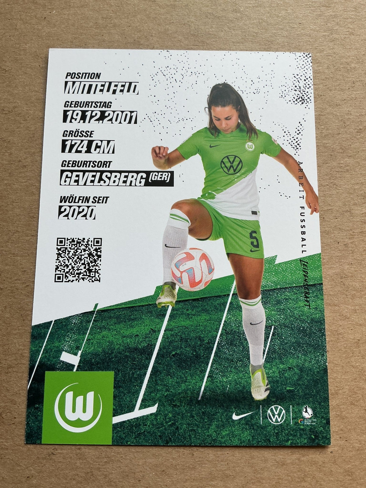 Lena Oberdorf, Germany 🇩🇪 VfL Wolfsburg 2023/24 hand signed - Autographs-World