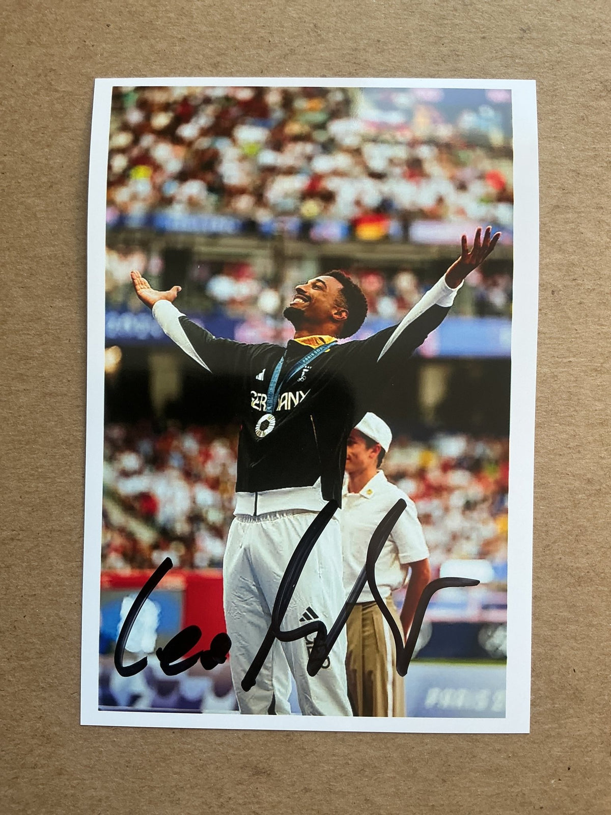 Leo Neugebauer, Germany 🇩🇪 Athletics Summer Olympics 2024 hand signed - Autographs-World