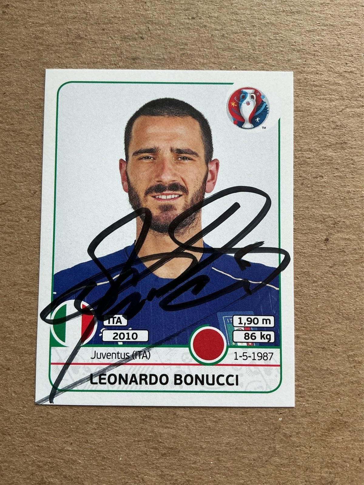 Leonardo Bonucci, Italy 🇮🇹 UEFA Euro 2016 Panini hand signed - Autographs-World