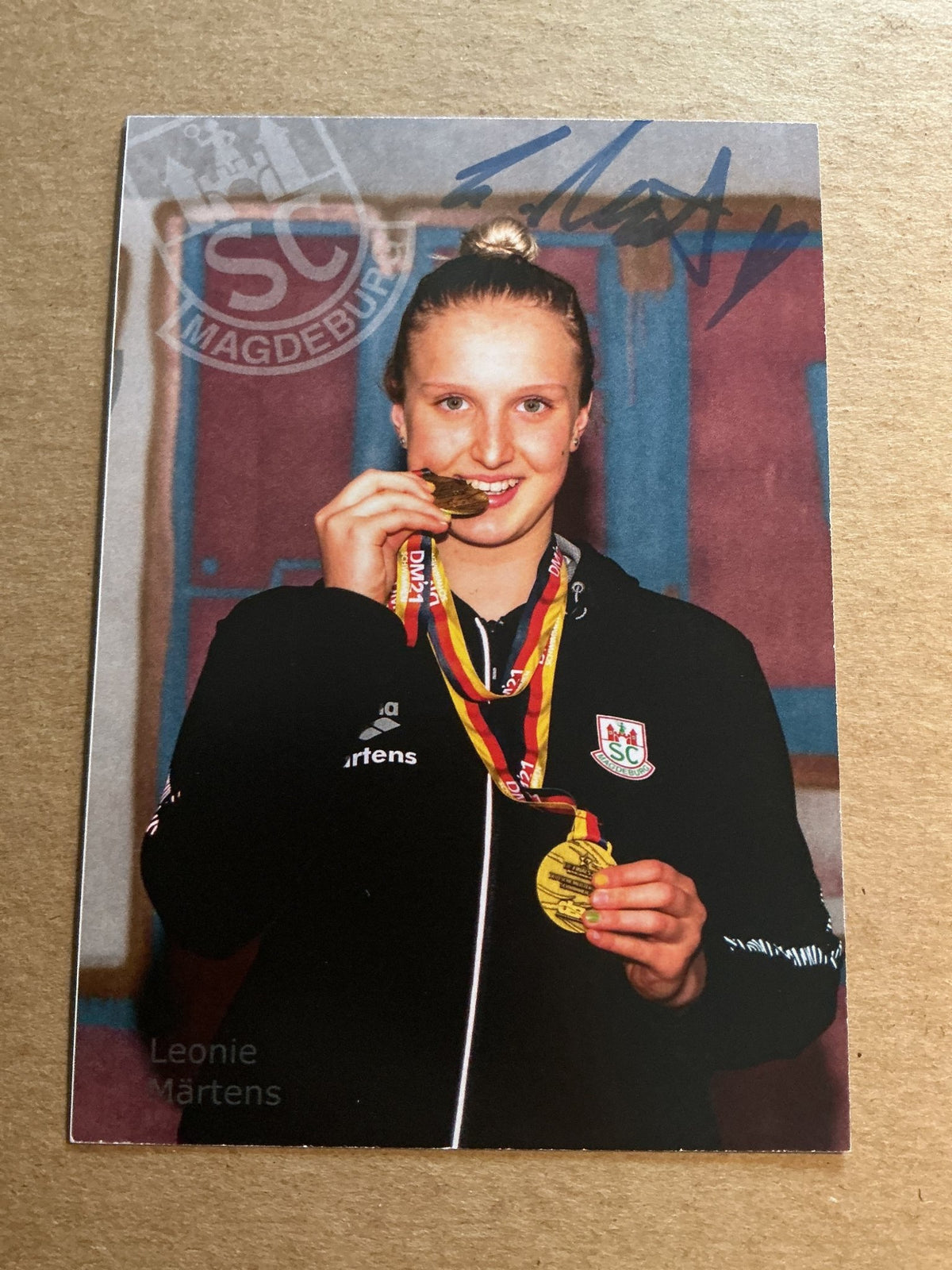 Leonie Märtens, Germany 🇩🇪 Swimming Summer Olympics 2024 hand signed - Autographs-World