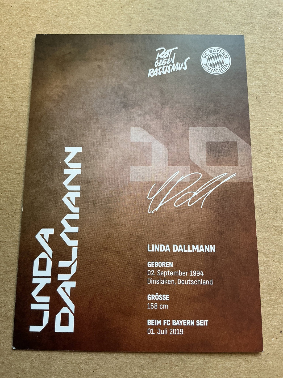Linda Dallmann, Germany 🇩🇪 FC Bayern Munich 2024/25 hand signed - Autographs-World