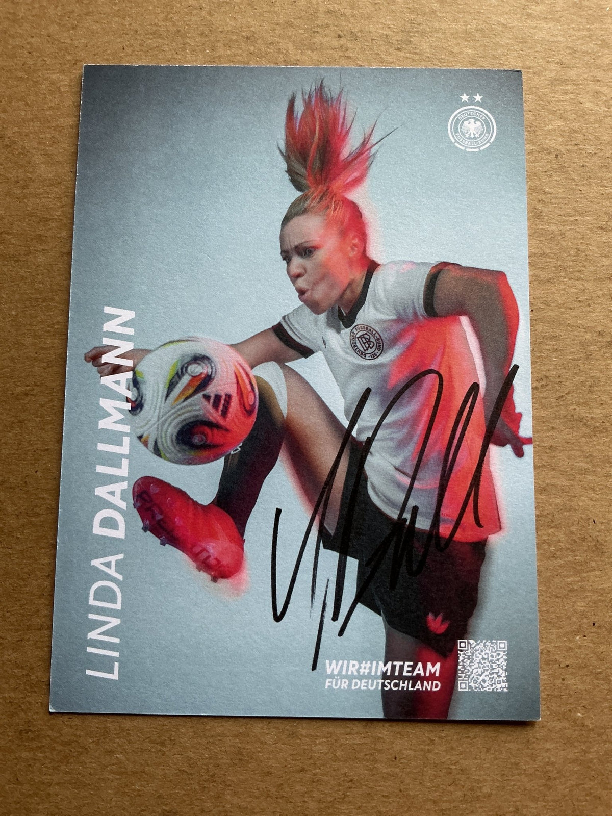 Linda Dallmann, Germany 🇩🇪 Women’s Euro Cup 2025 hand signed - Autographs-World