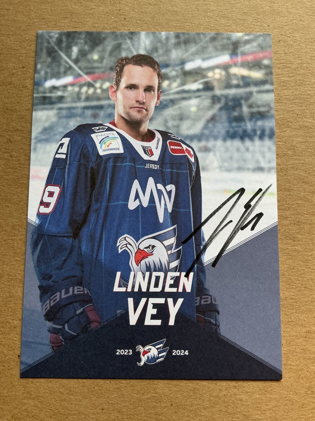 Linden Vey, Canada 🇨🇦 Adler Mannheim 2023/24 hand signed - Autographs-World