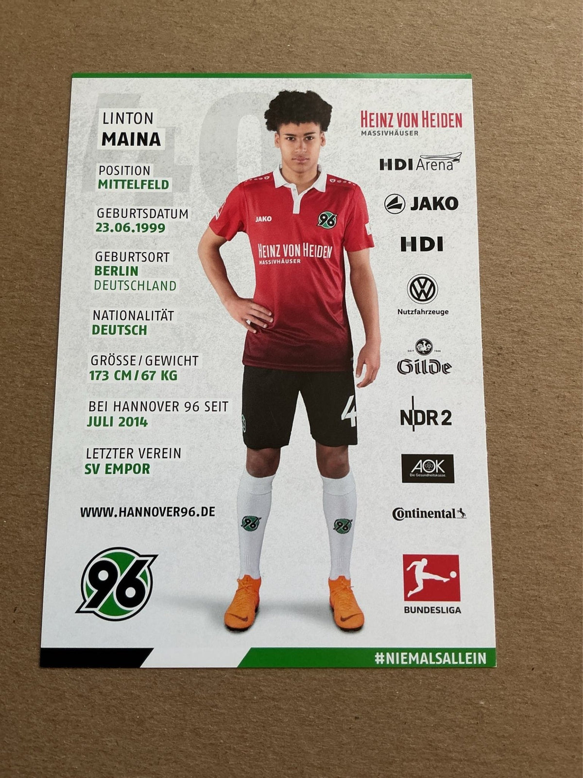 Linton Maina, Germany 🇩🇪 Hannover 96 2017/18 hand signed - Autographs-World