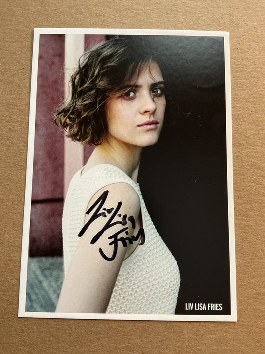 Liv Lisa Fries, Germany 🇩🇪 Actress 2024 hand signed - Autographs-World