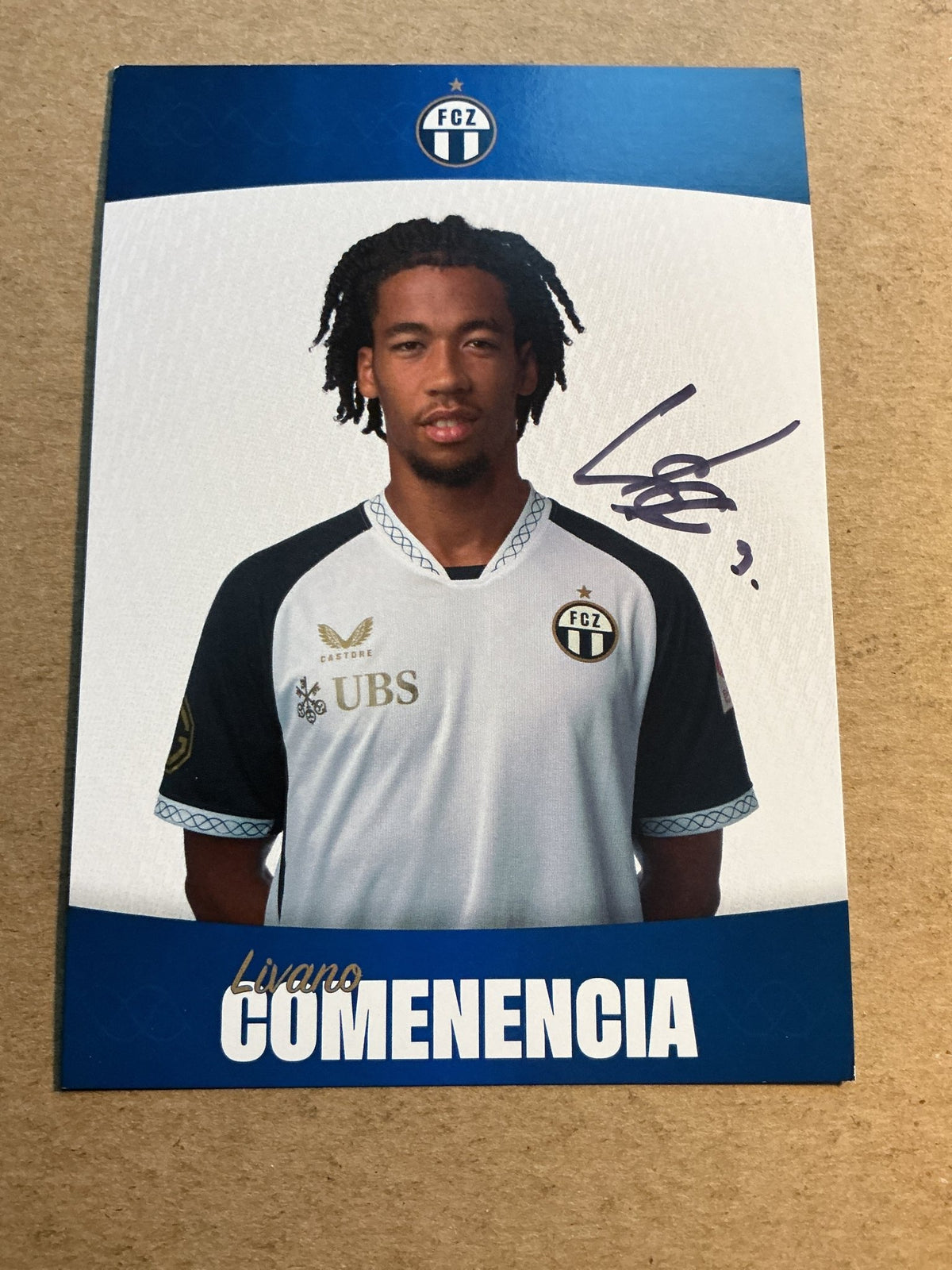 Livano Comenencia, Curaçao 🇨🇼 FC Zürich 2025/26 hand signed - Autographs-World