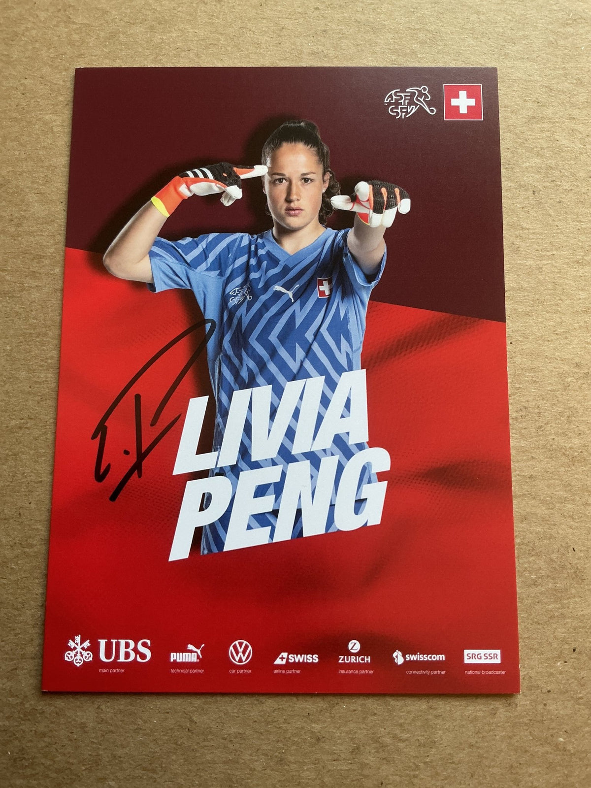 Livia Peng, Switzerland 🇨🇭 UEFA Euro 2025 hand signed - Autographs-World
