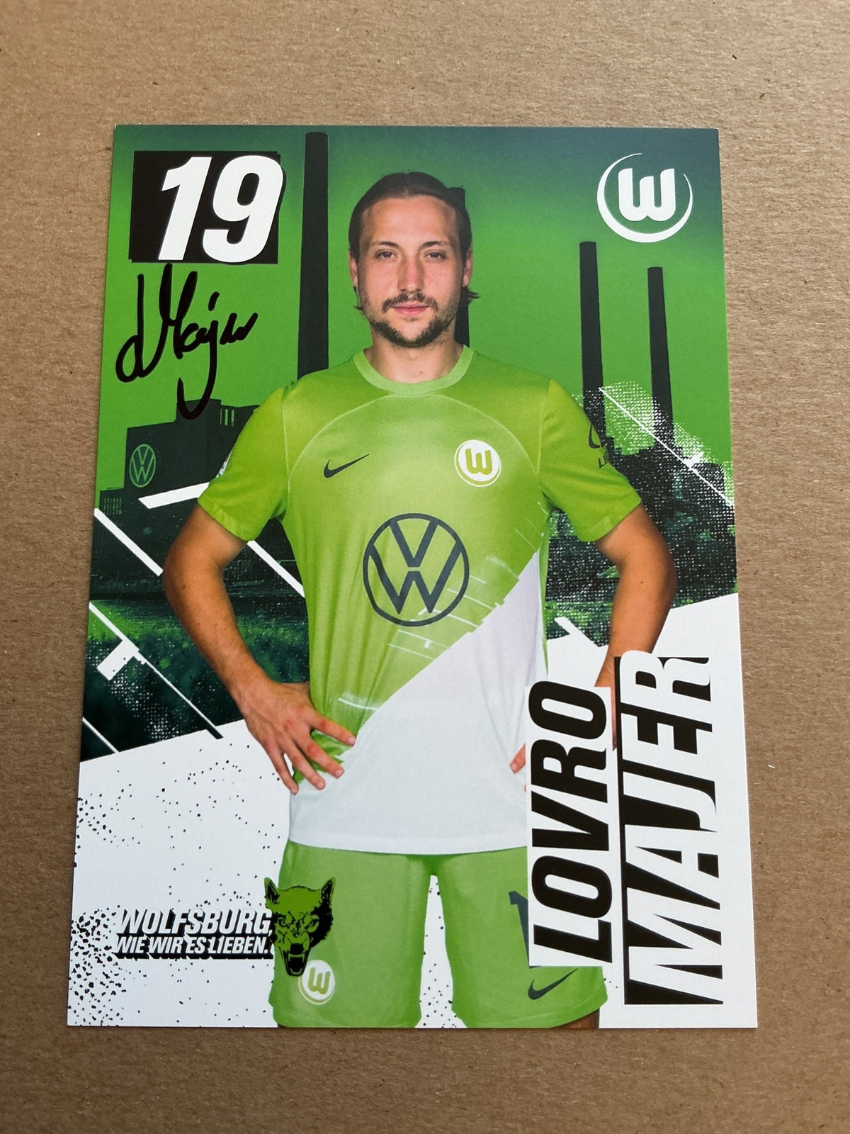 Lovro Majer, Croatia 🇭🇷 VfL Wolfsburg 2023/24 hand signed - Autographs-World
