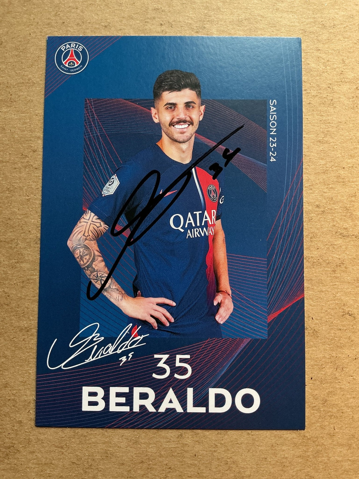 Lucas Beraldo, Brazil 🇧🇷 Paris Saint-Germain 2023/24 hand signed - Autographs-World