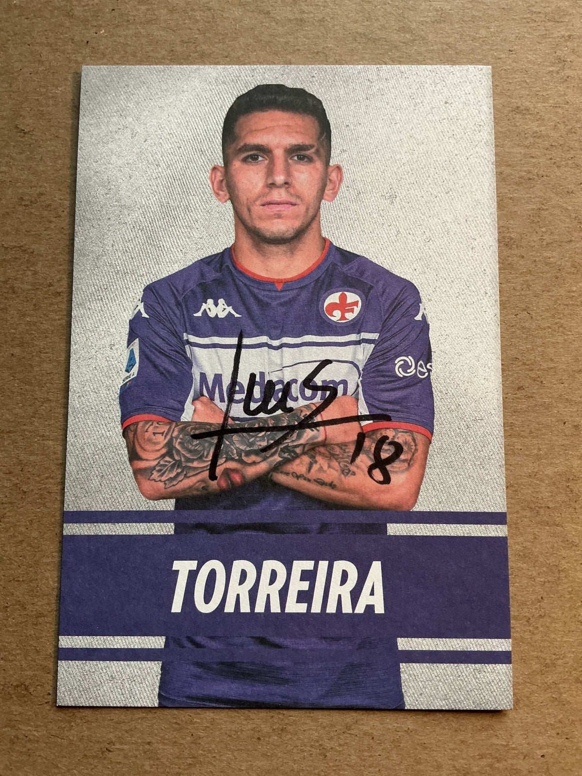 Lucas Torreira, Uruguay 🇺🇾 ACF Fiorentina 2021/22 hand signed - Autographs-World