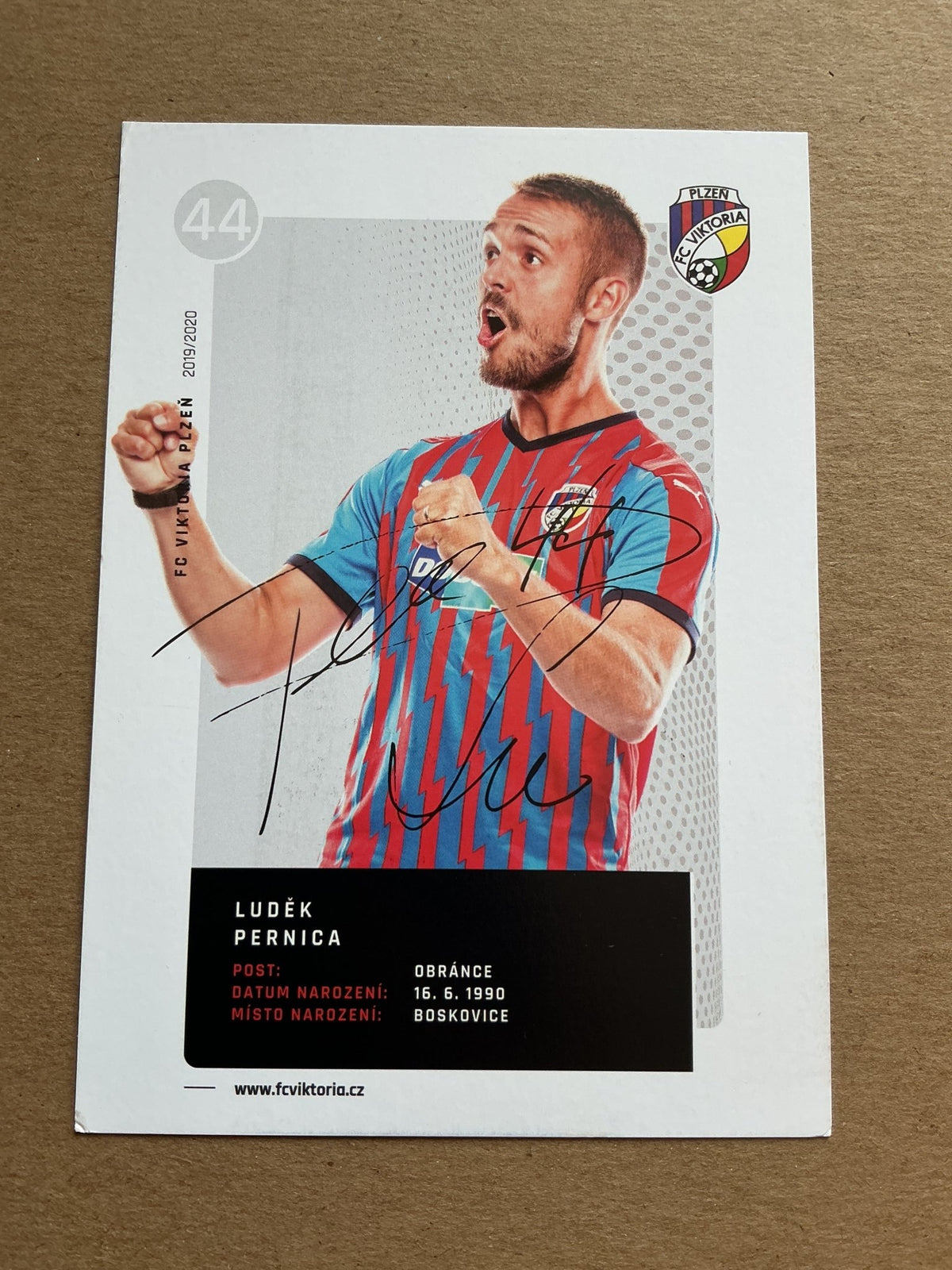 Luděk Pernica, Czech Republic 🇨🇿 FC Viktoria Plzeň 2019/20 hand signed - Autographs-World