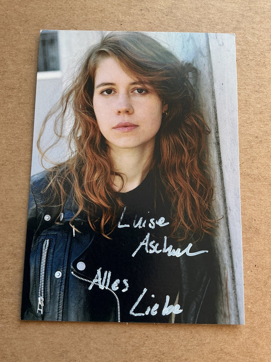 Luise Aschenbrenner, Germany 🇩🇪 Actress 2024 hand signed - Autographs-World