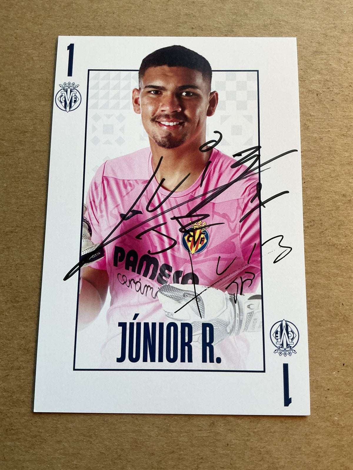 Luiz Júnior, Brazil 🇧🇷 Villarreal CF 2024/25 hand signed - Autographs-World