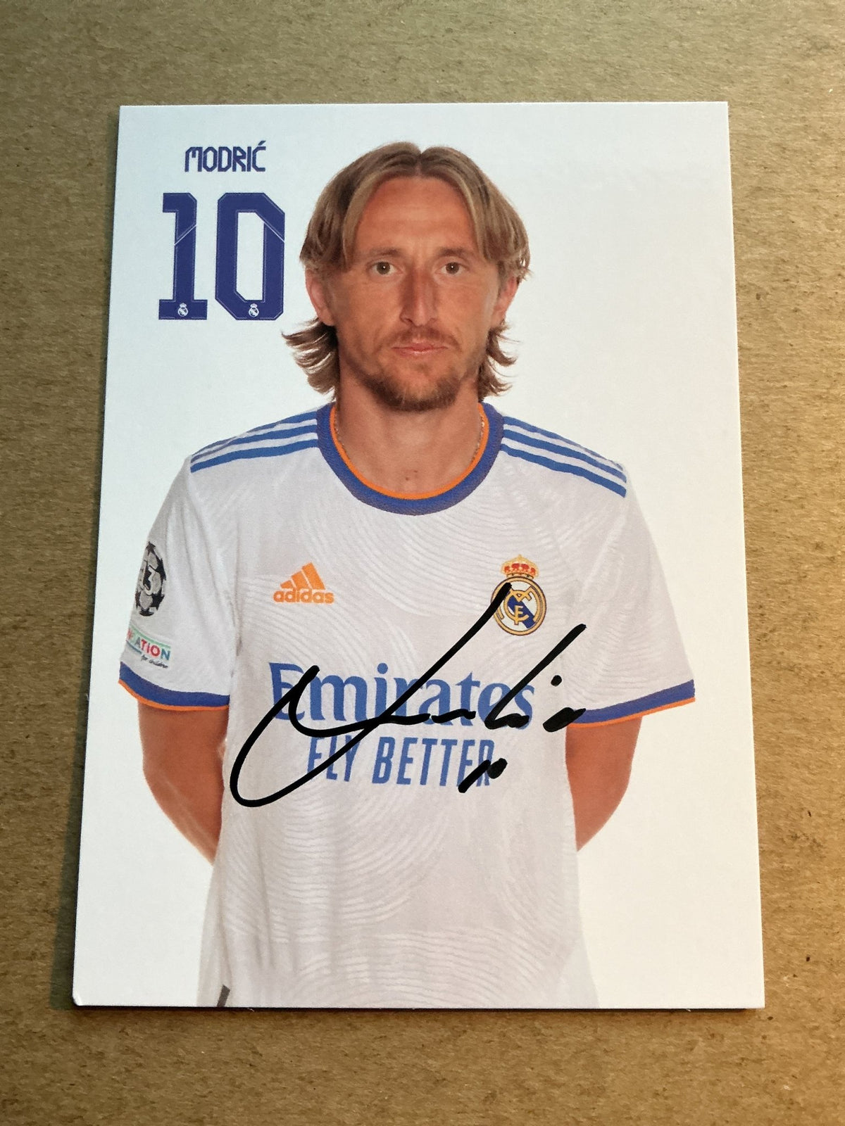 Luka Modrić, Croatia 🇭🇷 Real Madrid 2021/22 hand signed - Autographs-World