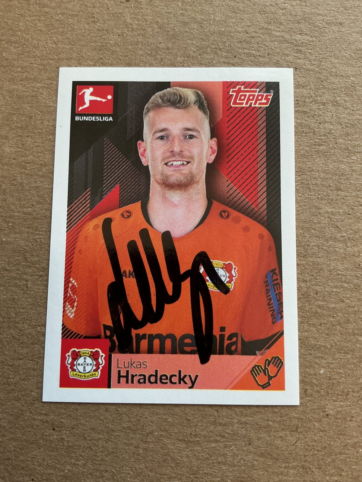 Lukas Hradecky, Finland 🇫🇮 Bayer 04 Leverkusen 2020/21 Topps hand signed - Autographs-World
