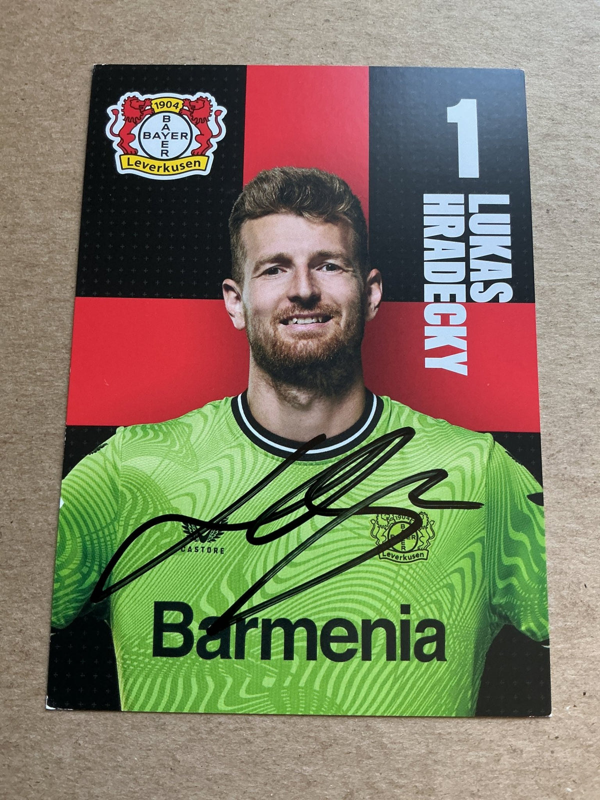 Lukas Hradecky, Finland 🇫🇮 Bayer 04 Leverkusen 2023/24 hand signed - Autographs-World