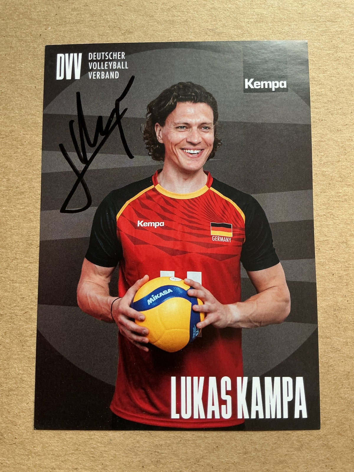 Lukas Kampa, Germany 🇩🇪 Volleyball Summer Olympics 2024 hand signed - Autographs-World