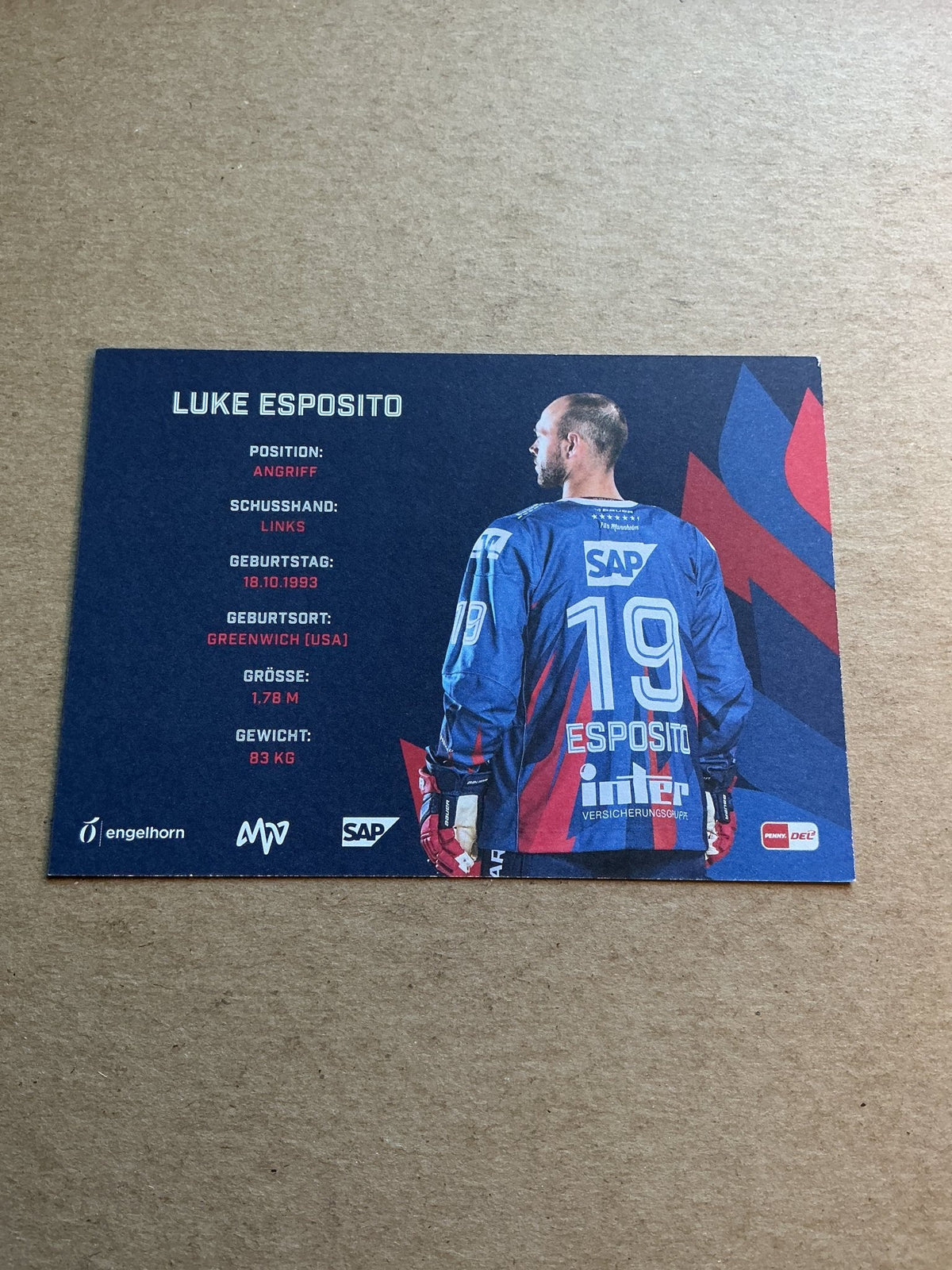 Luke Esposito, USA 🇺🇸 Adler Mannheim 2024/25 hand signed - Autographs-World