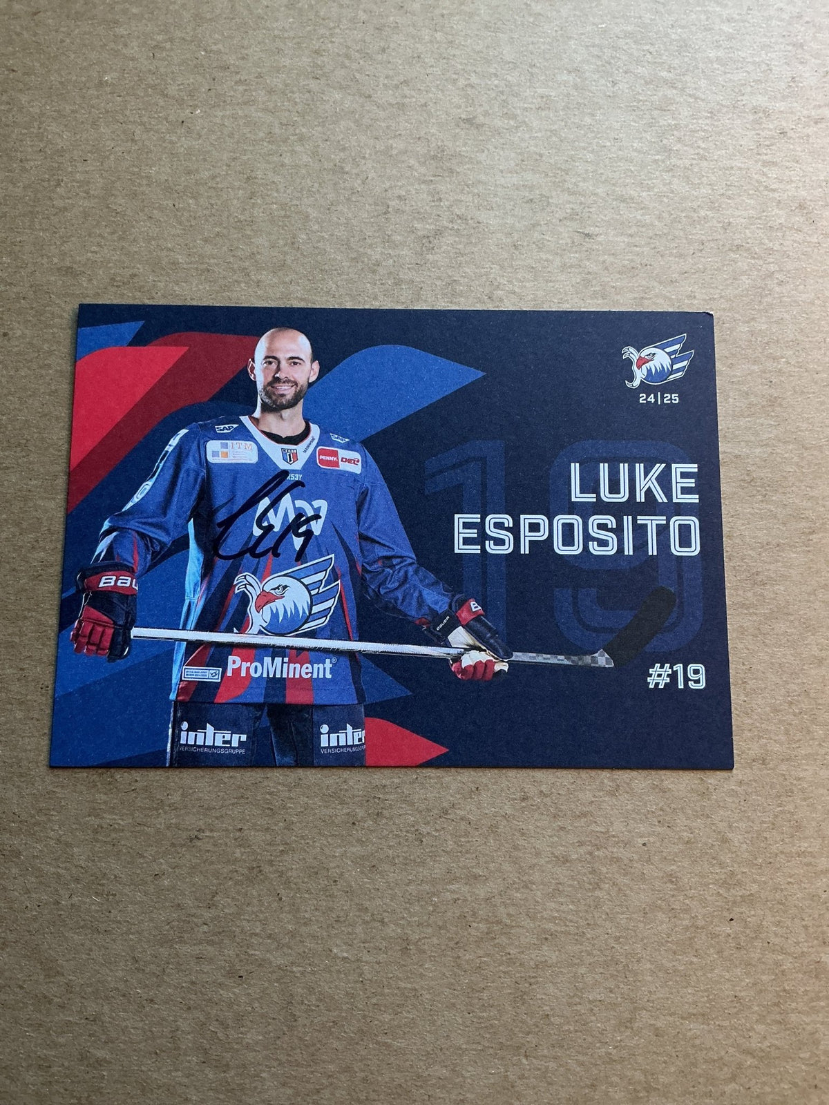 Luke Esposito, USA 🇺🇸 Adler Mannheim 2024/25 hand signed - Autographs-World