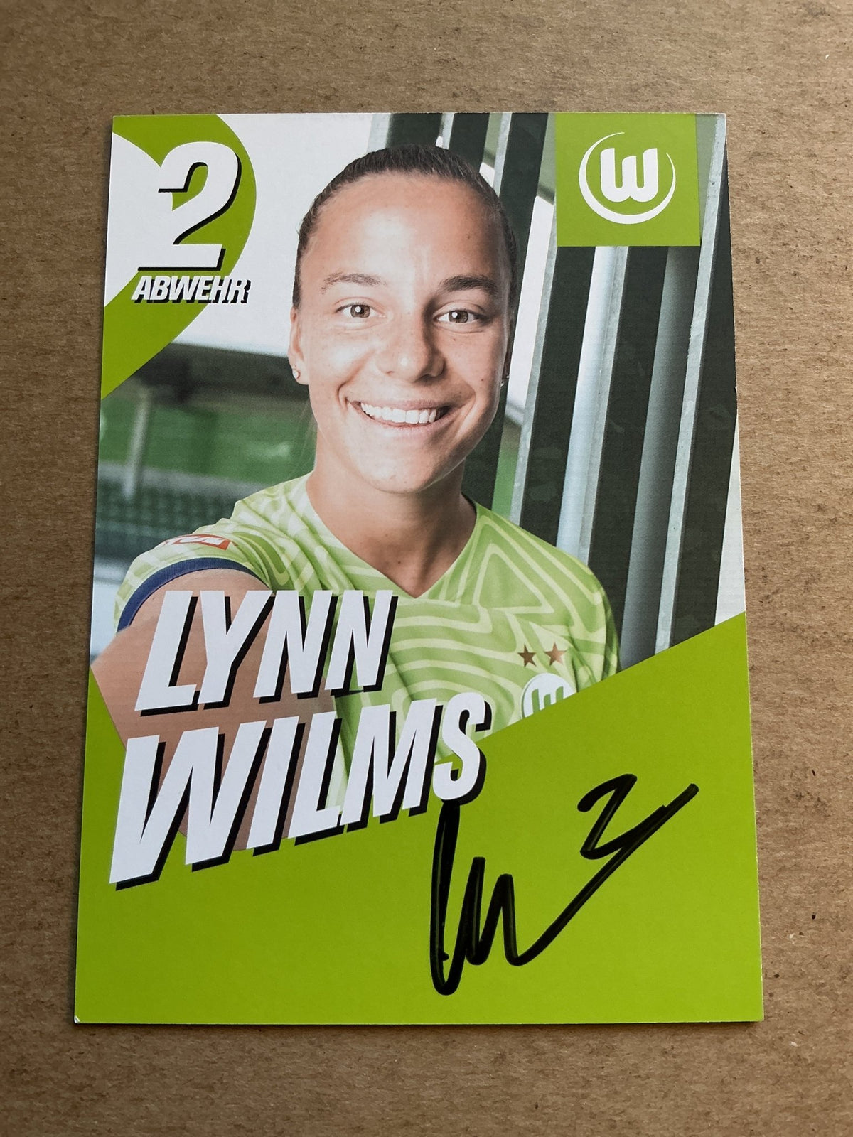 Lynn Wilms, Netherlands 🇳🇱 VfL Wolfsburg 2022/23 hand signed - Autographs-World