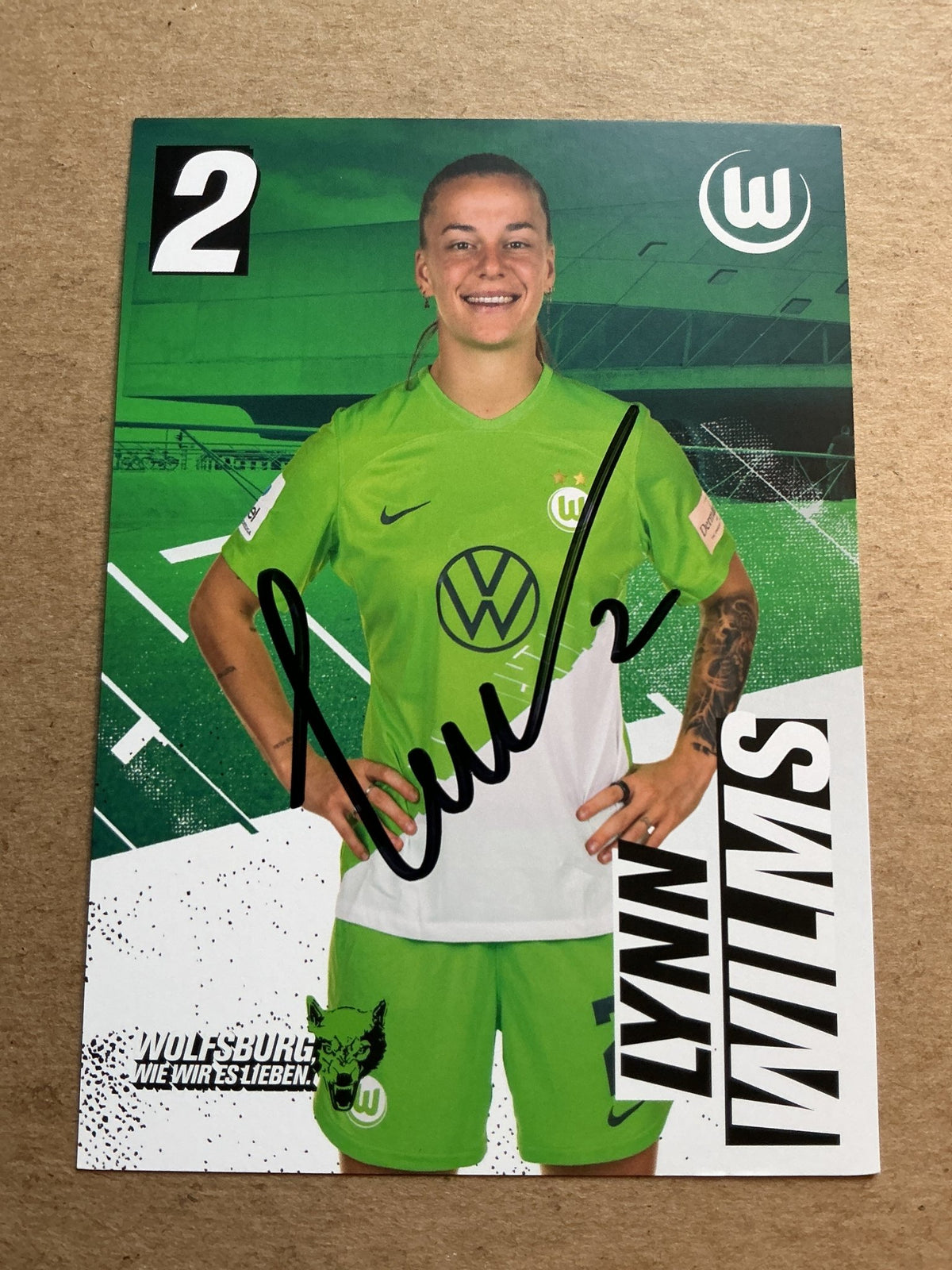 Lynn Wilms, Netherlands 🇳🇱 VfL Wolfsburg 2023/24 hand signed - Autographs-World