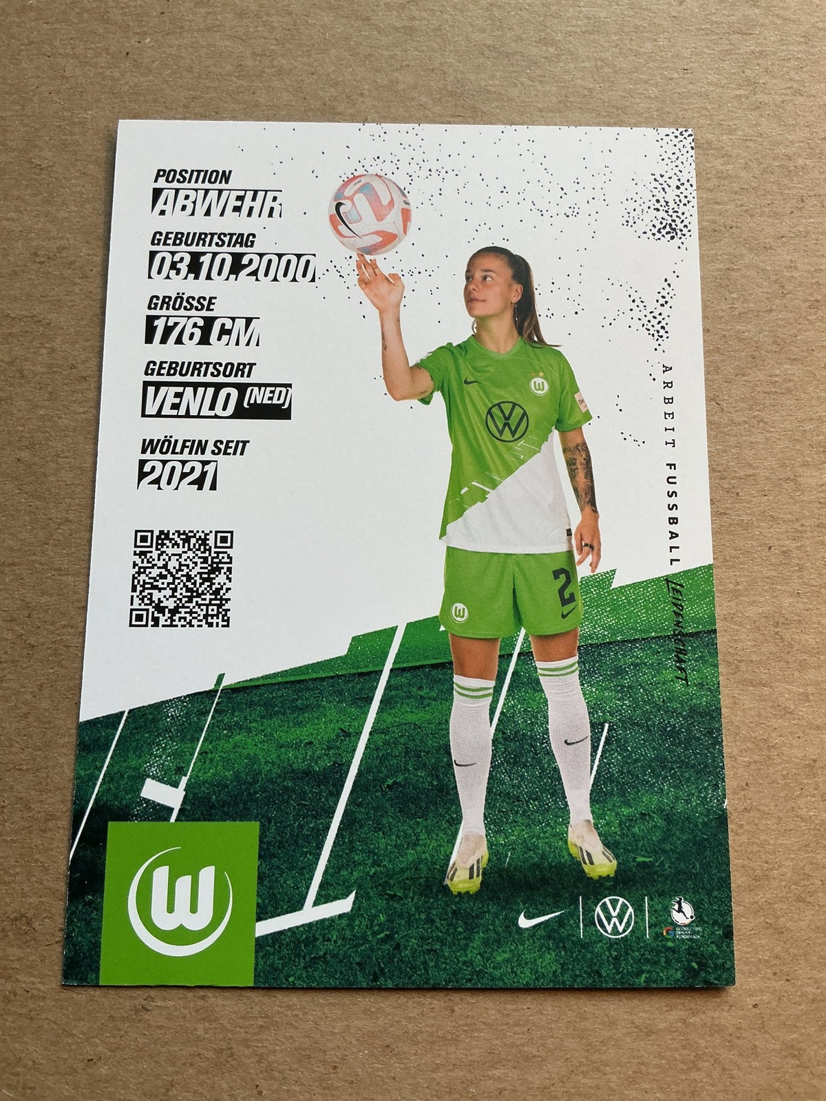 Lynn Wilms, Netherlands 🇳🇱 VfL Wolfsburg 2023/24 hand signed - Autographs-World