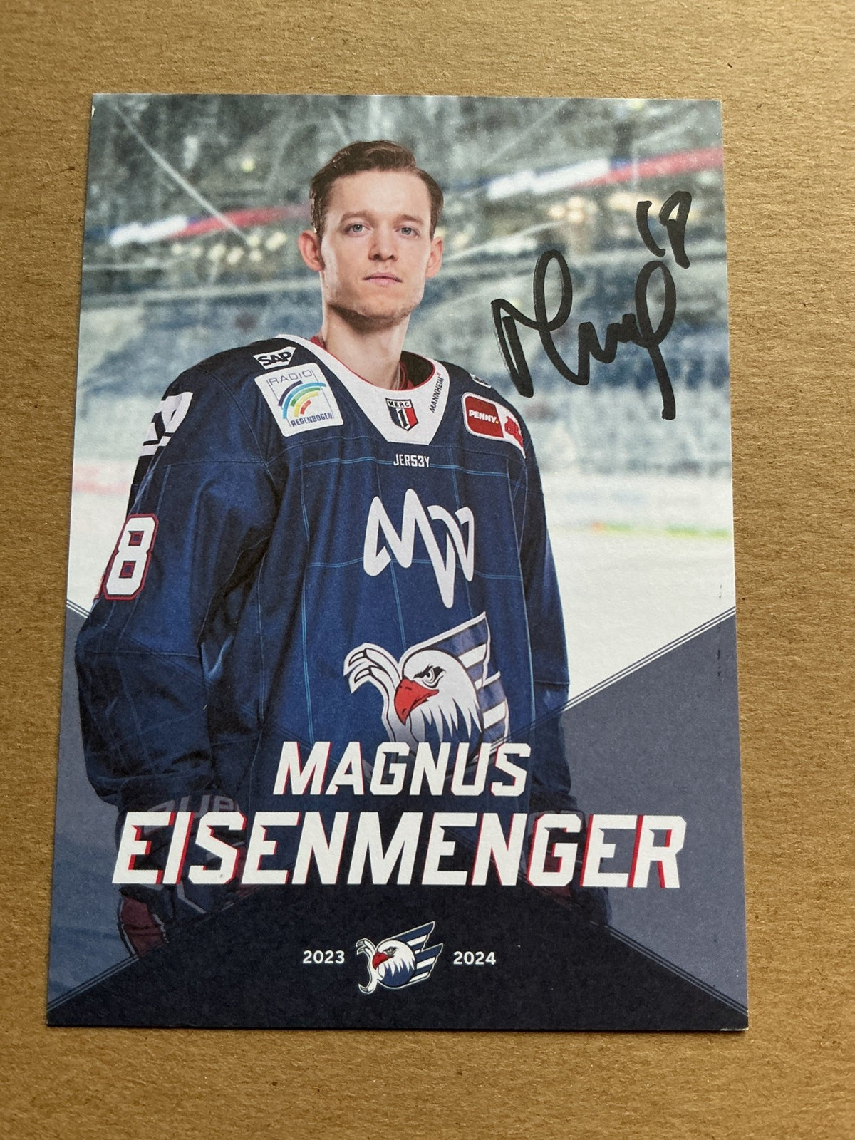 Magnus Eisenmenger, Germany 🇩🇪 Adler Mannheim 2023/24 hand signed - Autographs-World
