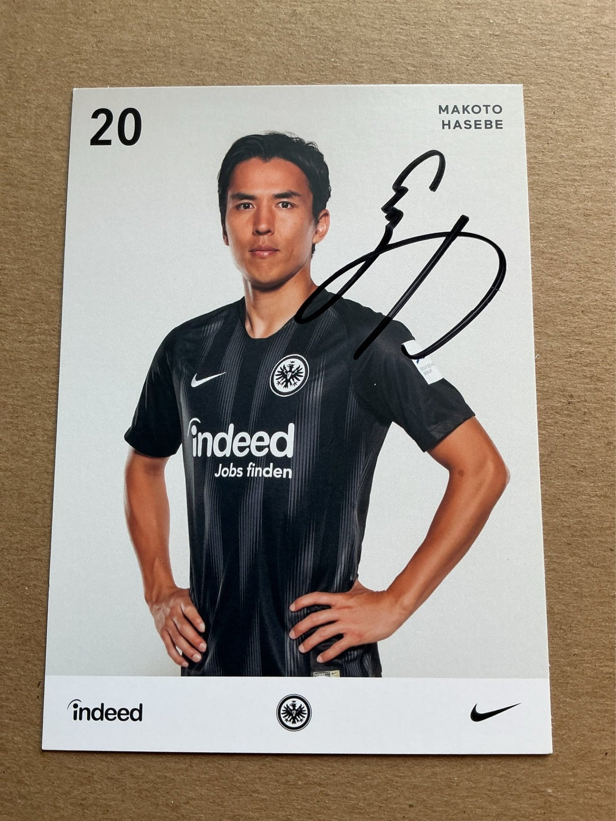 Makoto Hasebe, Japan 🇯🇵 Eintracht Frankfurt 2018/19 hand signed - Autographs-World