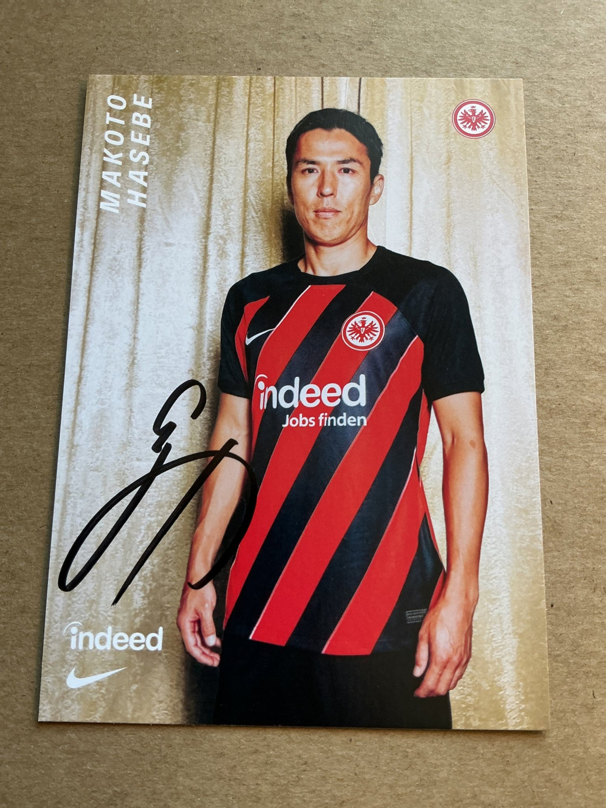 Makoto Hasebe, Japan 🇯🇵 Eintracht Frankfurt 2023/24 hand signed - Autographs-World