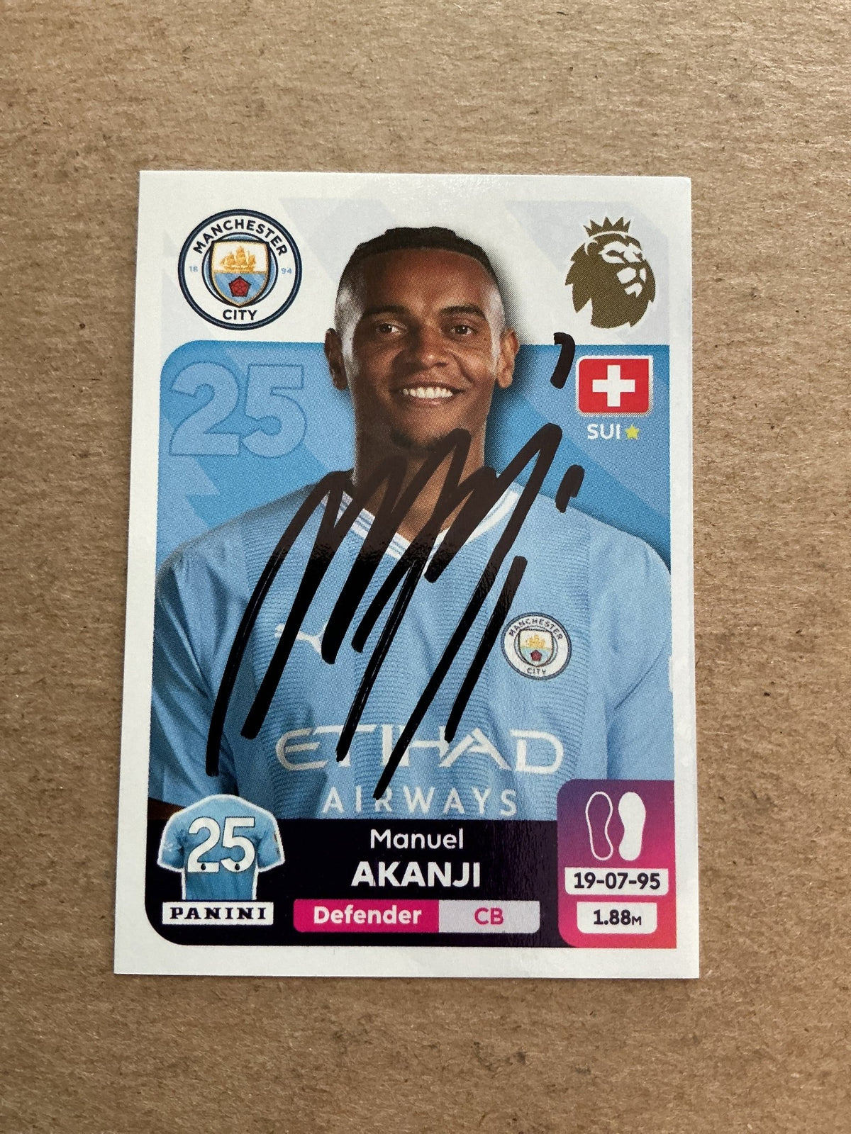Manuel Akanji, Switzerland 🇨🇭 Manchester City 2024 Panini hand signed - Autographs-World
