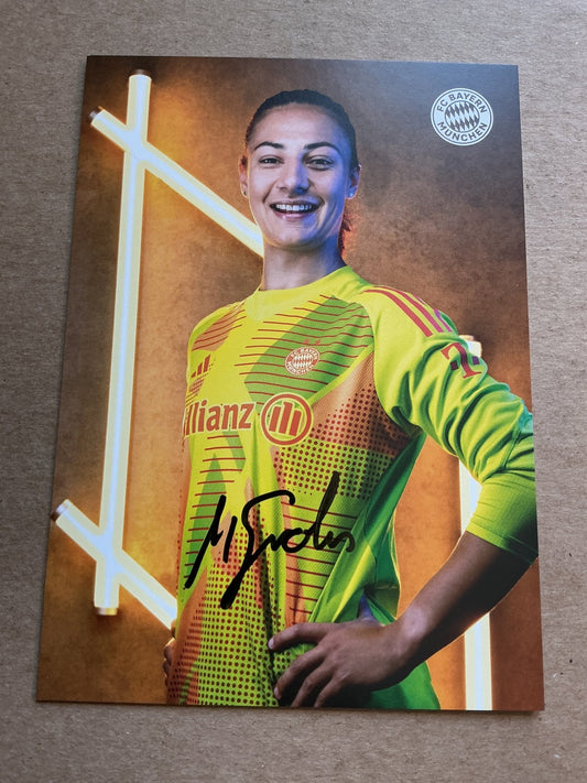 Maria Luisa Grohs, Germany 🇩🇪 FC Bayern Munich 2024/25 hand signed - Autographs-World