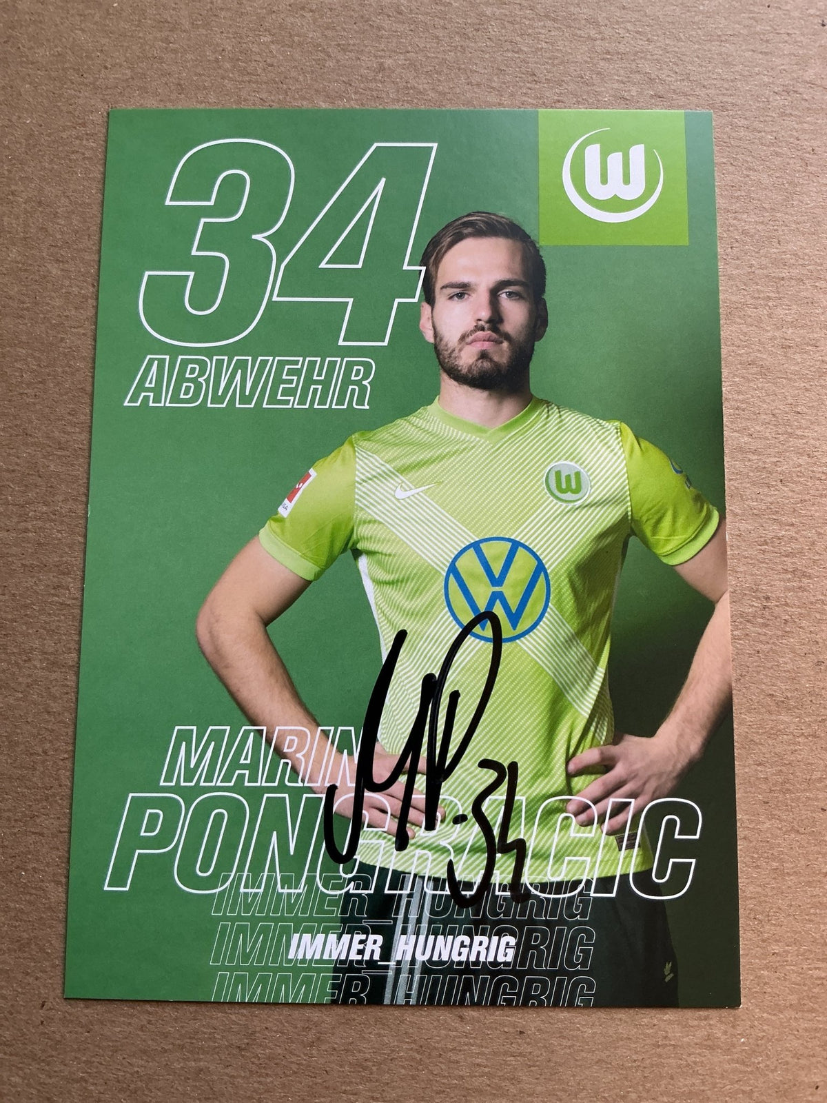 Marin Pongračić, Croatia 🇭🇷 VfL Wolfsburg 2020/21 hand signed - Autographs-World
