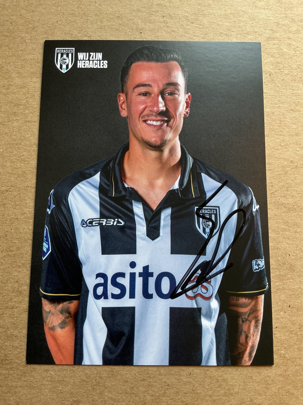 Mario Engels, Germany 🇩🇪 Heracles Almelo 2023/24 hand signed - Autographs-World