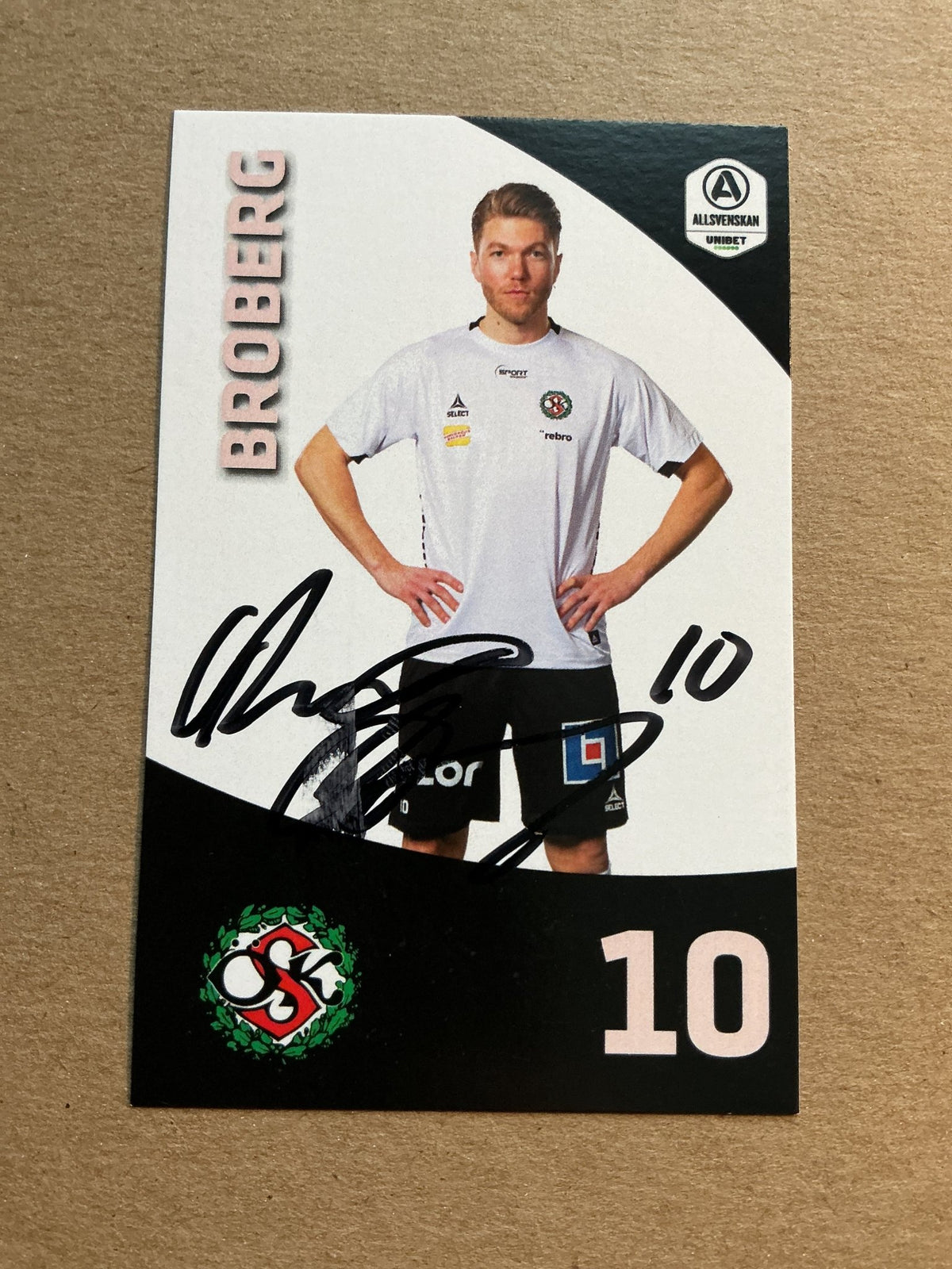 Martin Broberg, Sweden 🇸🇪 Örebro SK 2021/22 hand signed - Autographs-World