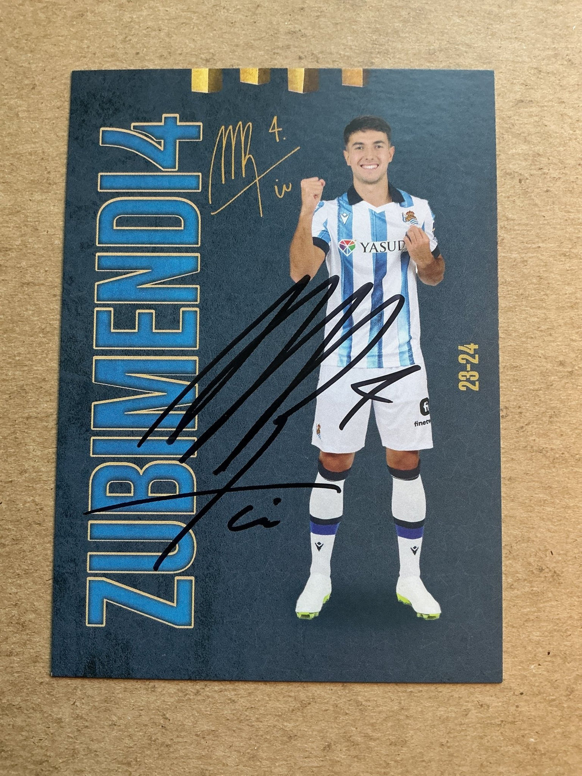 Martín Zubimendi, Spain 🇪🇸 Real Sociedad 2023/24 hand signed - Autographs-World
