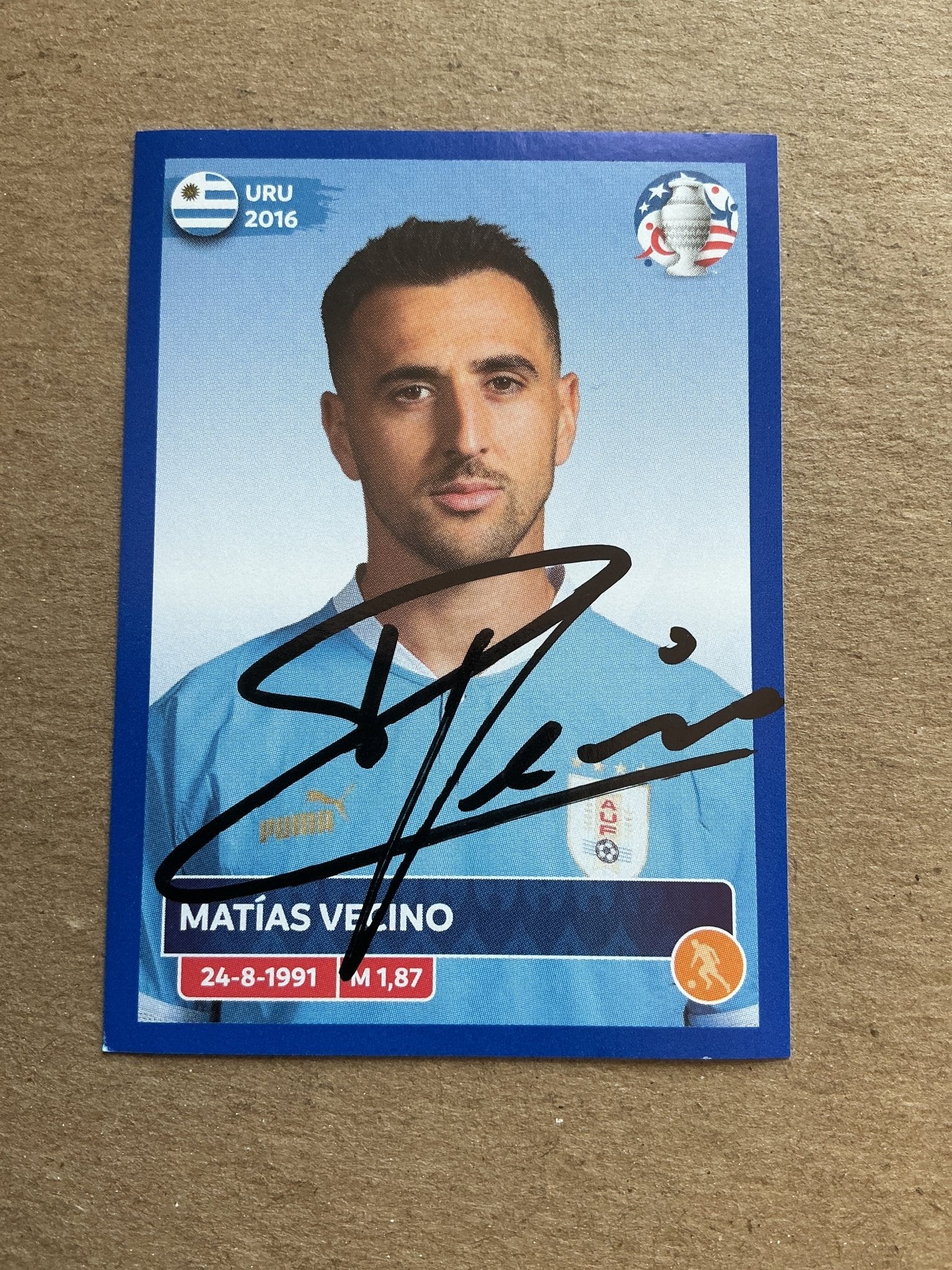 Matías Vecino, Uruguay 🇺🇾 Copa America 2024 Panini hand signed - Autographs-World