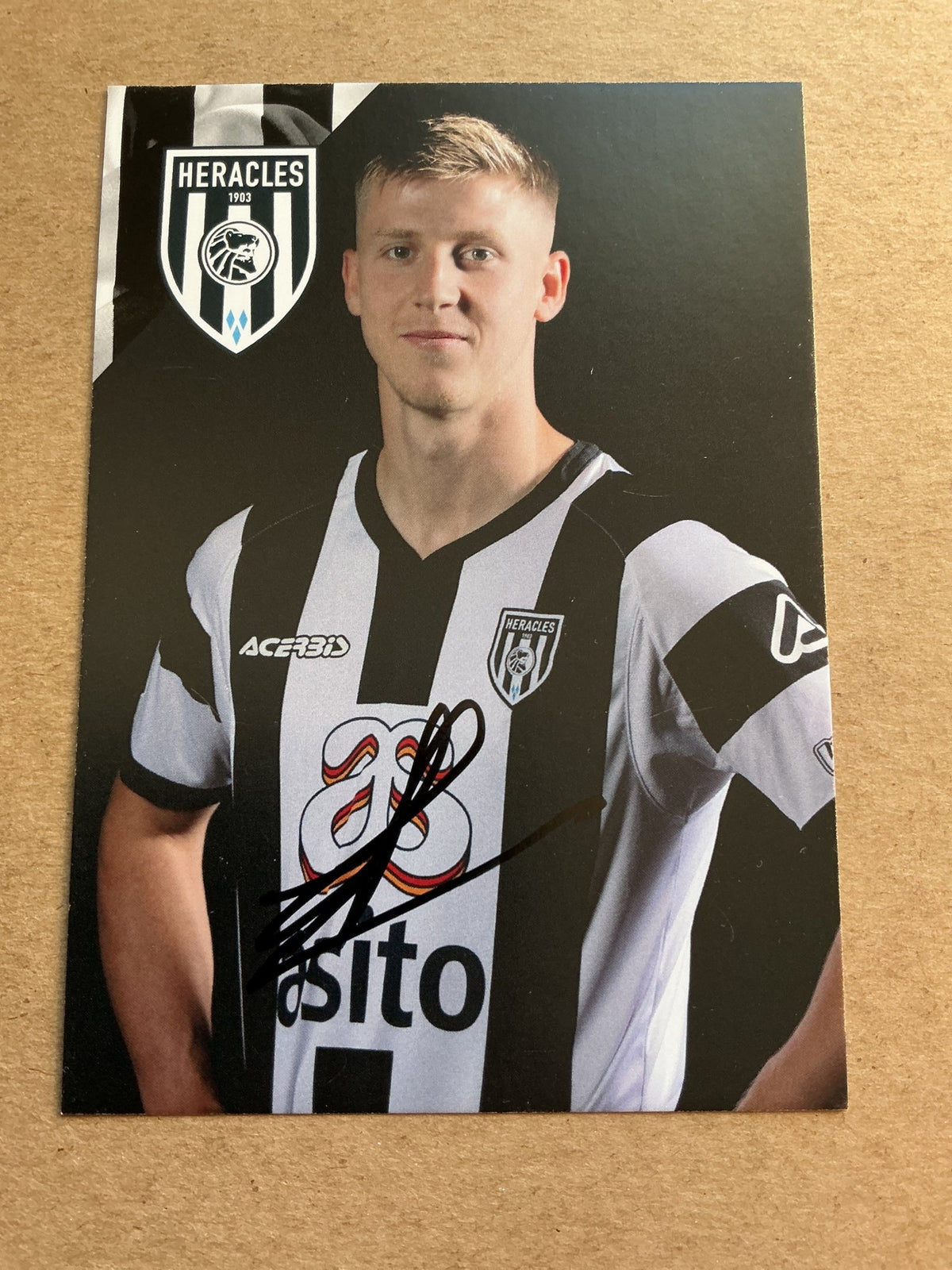 Mats Knoester, Netherlands 🇳🇱 Heracles Almelo 2021/22 hand signed - Autographs-World