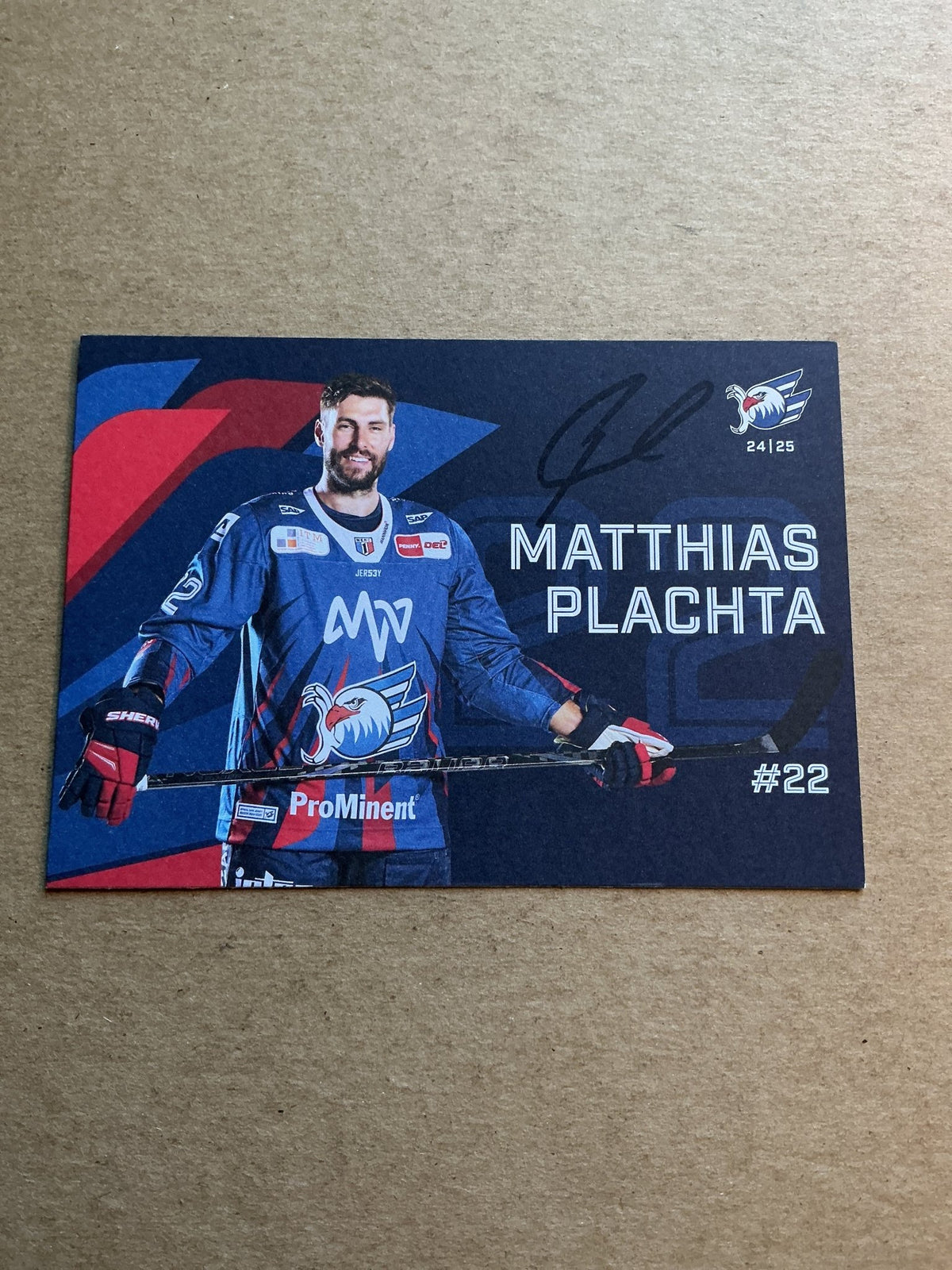 Matthias Plachta, Germany 🇩🇪 Adler Mannheim 2024/25 hand signed - Autographs-World