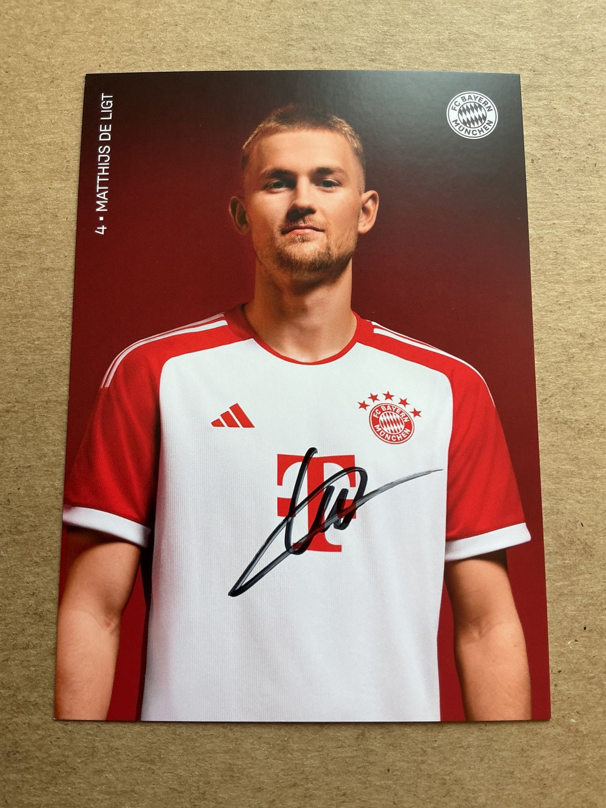 Matthijs de Ligt, Netherlands 🇳🇱 FC Bayern München 2023/24 hand signed - Autographs-World
